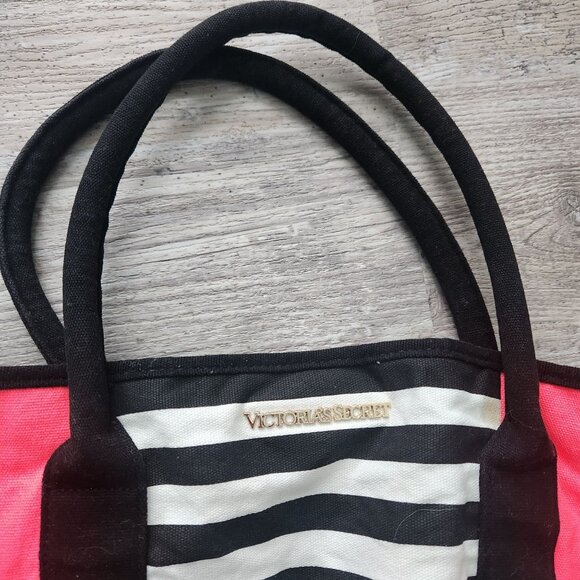 Victorias Secret Island Tote Bag Stud Pouch Beach Pink Black Stripe Travel 2016 - Picture 3 of 16
